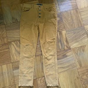 yellow mustard pants!!